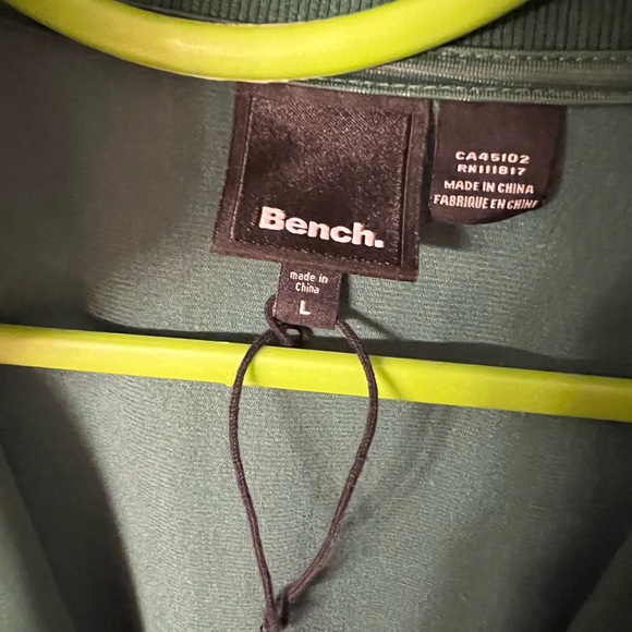 Bench mens zip up sweater. Green size L. New without tag - Picture 6 of 6